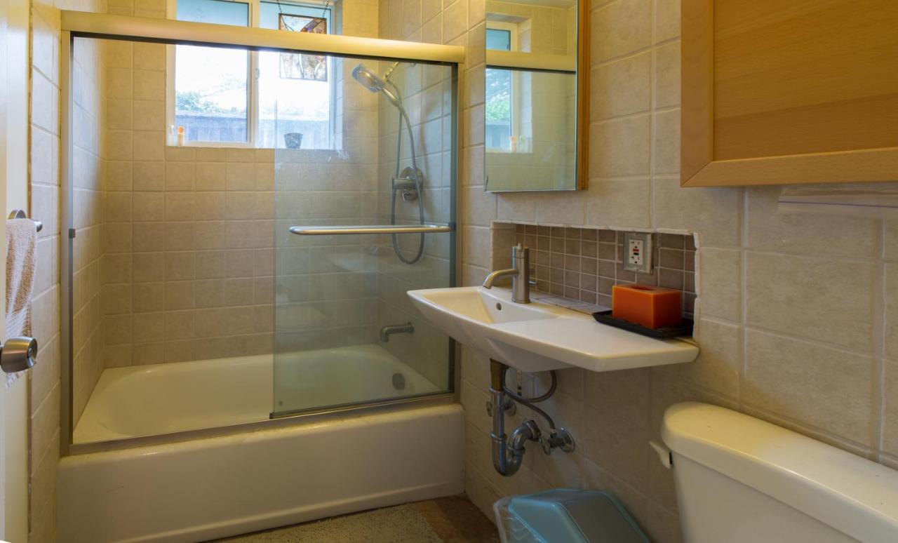 Private Room With Shared Bath Mountain View Exterior photo